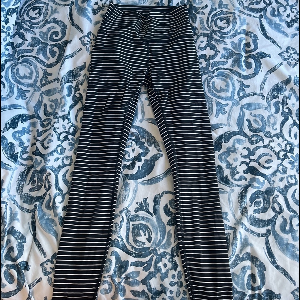 Lululemon Wunder Under leggings 27”
